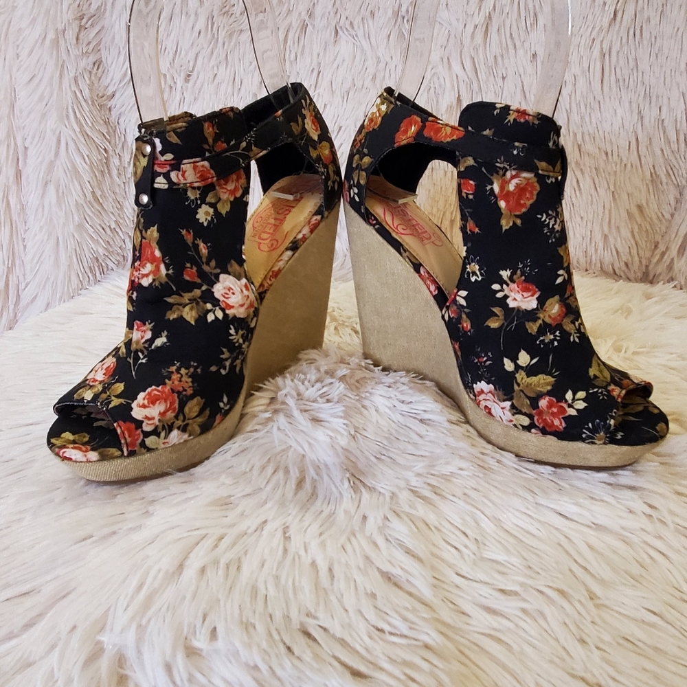 Unlisted Floral Open Toe Wedge  Sandal